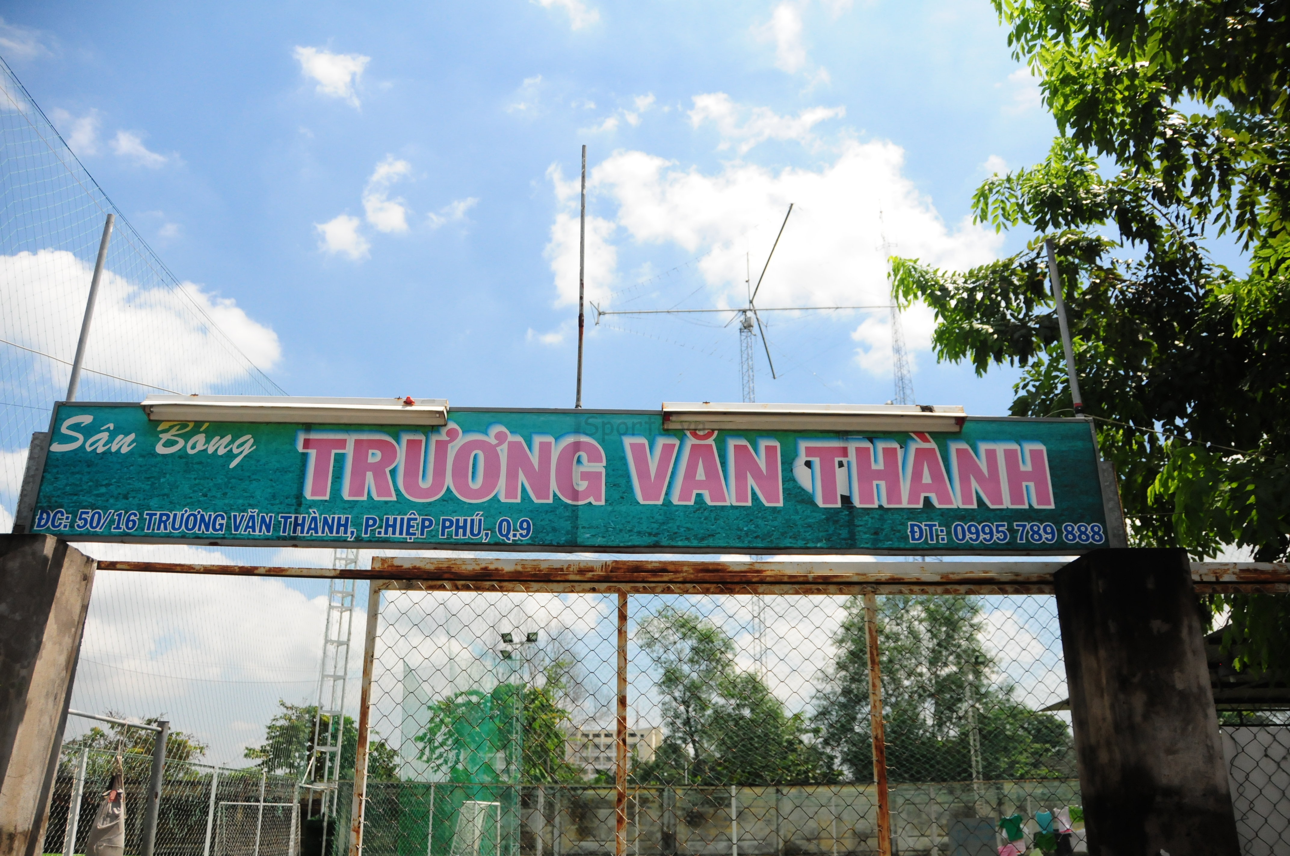 hinh anh san Sân bóng Trương Văn Thành