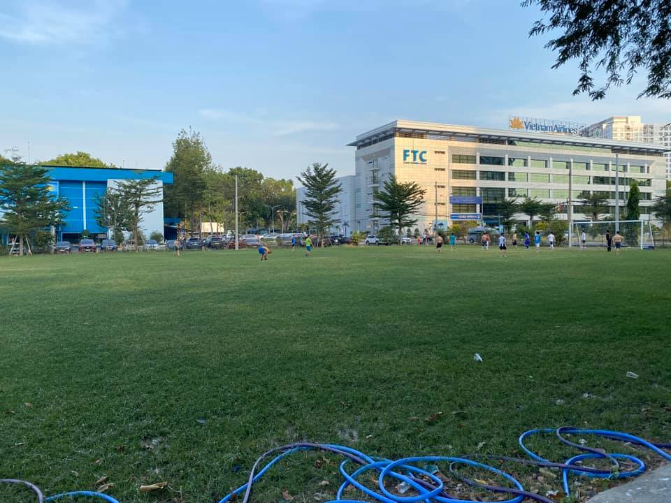 Hình ảnh SÂN BÓNG TRUNG TÂM HUẤN LUYỆN BAY 4